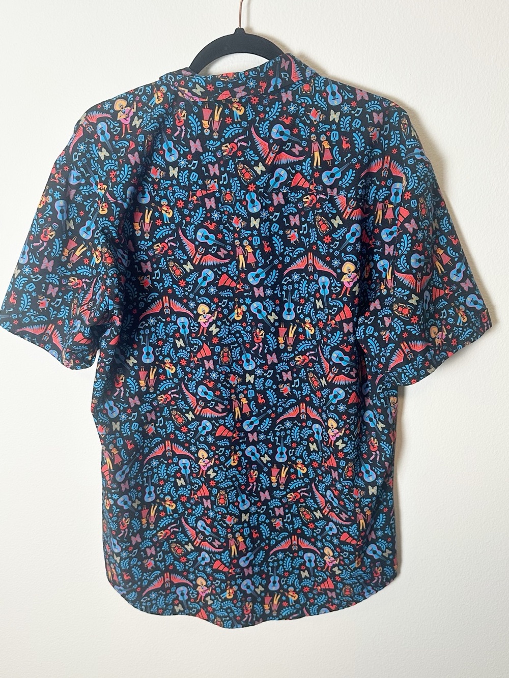 RSVLTS x Pixar Disney Coco Music in Me Short Sleeve Button Down Shirt Large - Picture 3 of 7